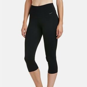 Nike Dri-Fit Cropped Leggings with Perforated Waistband